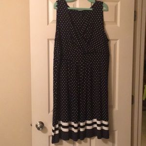 Adorable black & white sleeveless sun dress